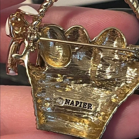 π NWT Vintage Napier Easter Basket Brooch - Picture 9 of 9